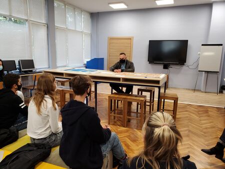Районен съдия представи правораздавателния процес пред ученици от Английската гимназия в Бургас