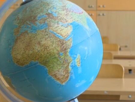 Училищата във Велико Търново преминават на онлайн обучение