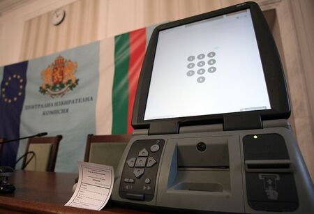 Вижте къде в Царево може да пробвате как се гласува машинно