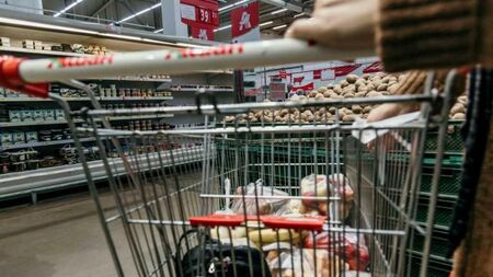 Турция хвърли вината за инфлацията на супермаркетите и ги глоби солено