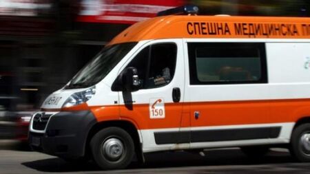 Жена от Царево е в болница след тежка катастрофа край Разград