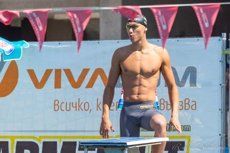 Антъни Иванов се класира на полуфинал на 200 метра бътерфлай на Евро 2021