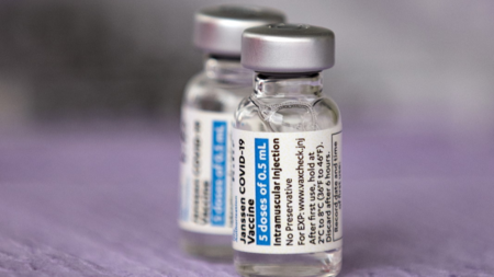 САЩ отмениха договор с производител на ваксини