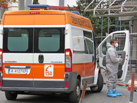 15 с ковид починаха за ден в Бургаско, в болниците вече са над 320 пациенти