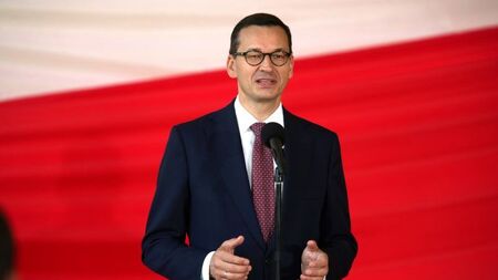 Полша заплаши да спре да плаща членския си внос към ЕС