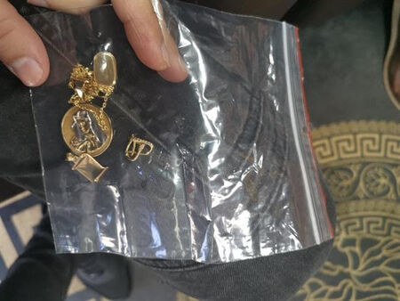 Арестуваха двама за кражба на пари и златни накити в Стара Загора