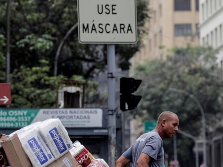 В Бразилия разрешиха компаниите да уволняват неваксинирани
