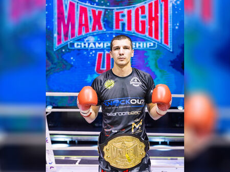 Александър Петров защити титлата си на „MAX FIGHT”