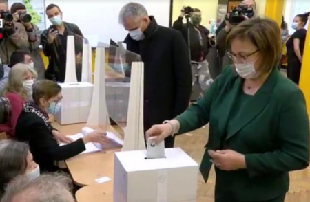 Корнелия Нинова: Гласувах за президент-обединител