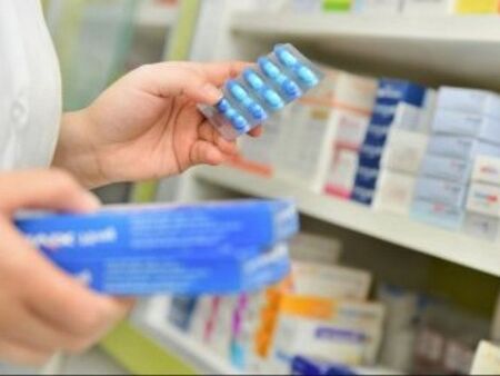 Спряха износа на почти 300 жизненоважни лекарства заради опасност от дефицит