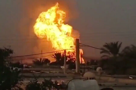 Извънредно! Огромна експлозия на петролен тръбопровод в Иран (ВИДЕО)