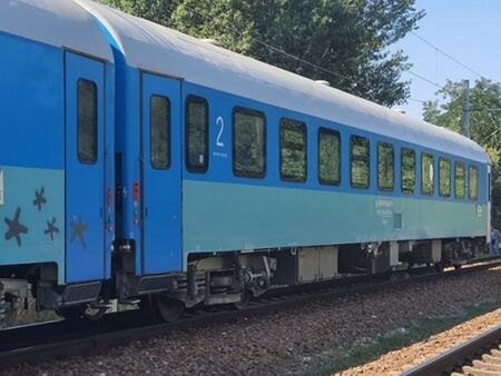 Влак блъсна и уби жена край Симитли