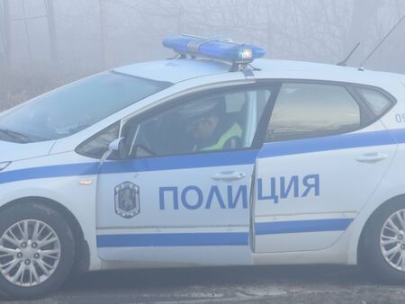 150 полицаи издирват въоръжен мъж в Хасковско! Нападнал съседа си и избягал в гората