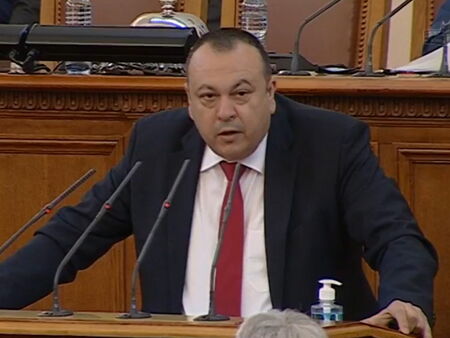 ДПС поиска време за размисъл да подкрепи ли Никола Минчев за председател на парламента