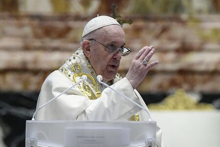 Папата бесен след опит на ЕК да преименува Коледа: Спомнете си за Наполеон и нацистите