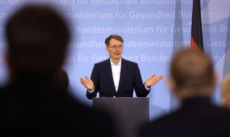 Новият здравен министър на Германия веднага поиска задължителна ваксинация