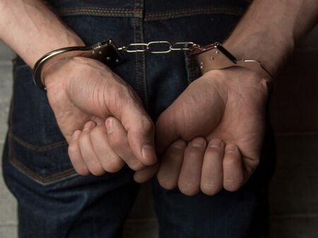 Арестуваха българин в Мумбай, ръководел група за източване на кредитни карти