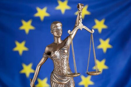Заради дело у нас: Европейският съд постанови страните от ЕС да признават децата от еднополови съюзи