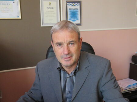 Директорът на ОУ „Братя Миладинови“ с вълнуващо послание за патронния празник на школото
