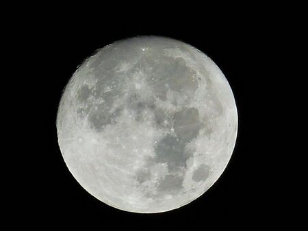 „Студената Луна” изгрява в 16,14 ч. днес