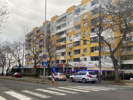 Извънредно! Кола помете пешеходка в бургаския ж. к. "Възраждане"