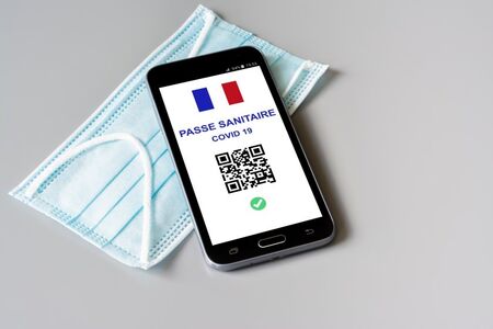 Франция засилва натиска върху неваксинираните с нов сертификат