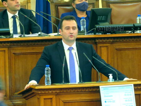 Жечо Станков: За 240 дни служебни правителства правено ли е въобще нещо по газовата връзка с Гърция?!