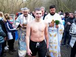 20-годишният Димитър от Айтос извади Светия кръст от студените води на река "Славеева"