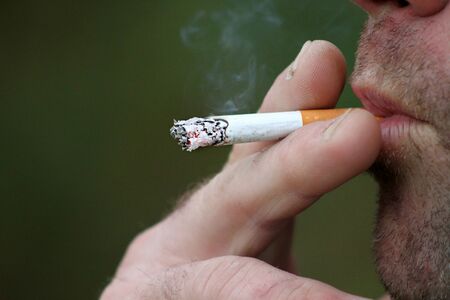 Експерти: Алтернативите с никотин помагат да се намали смъртността от тютюнопушенето