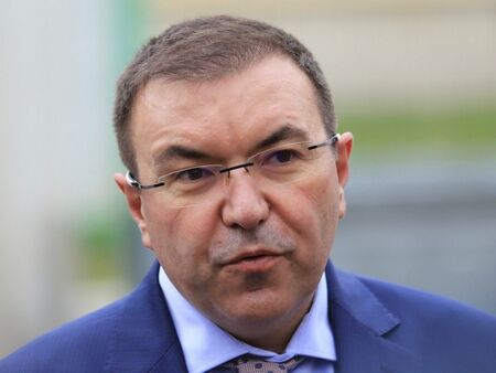 Проф. Ангелов: Кой е валидирал посред нощ PCR-а на председателя на НС Никола Минчев