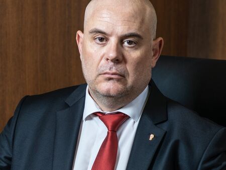 Ръководството на прокуратурата след парламентарната декларация срещу Гешев: Това е грубо посегателство