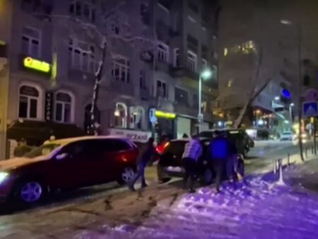 Турция в леден капан, отменени са всички превози към България