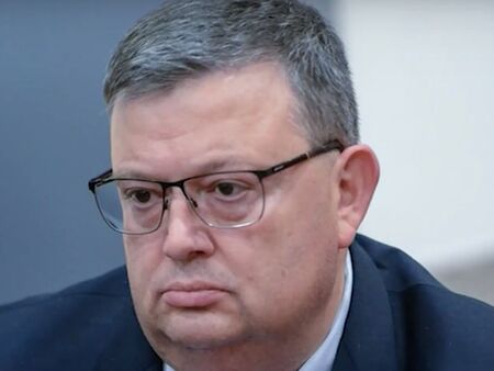 Разпитват Цацаров в парламента за ефективността на КПКОНПИ