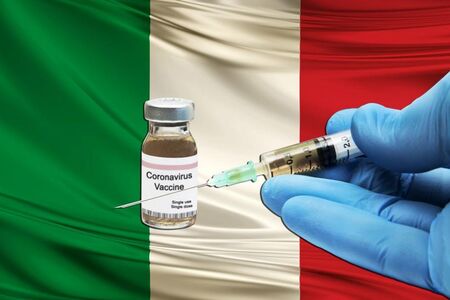 Италия въвежда солени глоби за неваксинираните хора на 50+