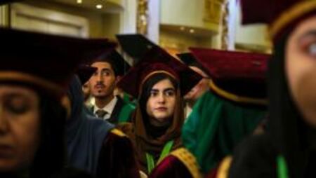Афганистанките се завърнаха в университетите, но разделени от мъжете