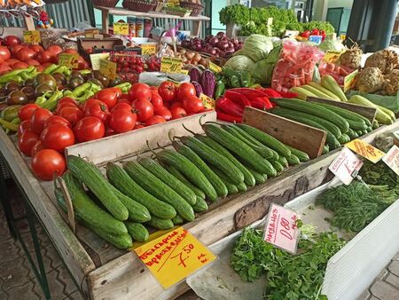 На пазар "Краснодар" българската краставица е между 6 и 6,50 лева за килограм, а в големите магазини по 8 лв.