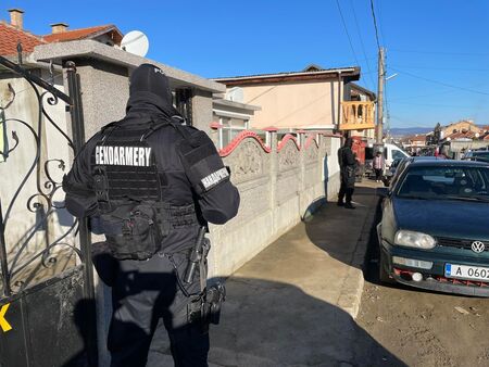 Вижте мащаба на спецакцията в Карнобат – по ул. „Арда” (ВИДЕО)