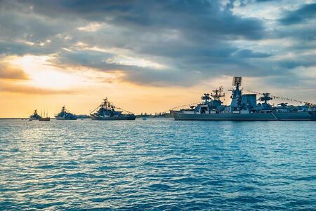 Над 30 руски военни кораба започнаха учения край Крим