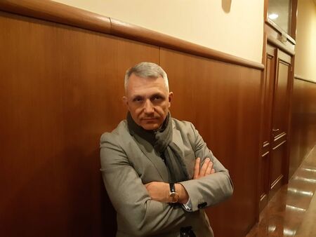 Отровният Хаджигенов: Да се забрани носенето на анцуг извън спортните зали и сватбите в Бургас