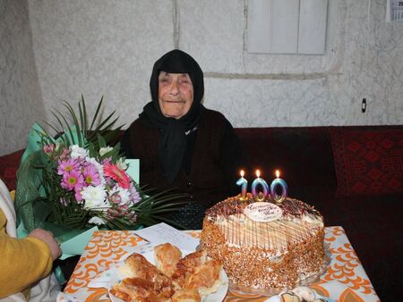 Баба Марула от село Българи отпразнува 100-годишен юбилей