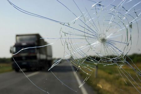 Катастрофа между два тира и джип затруднява движението по пътя Велико Търново-Русе