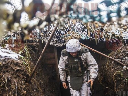 Обявяват военно положение в Украйна, хората търсят убежище в метростанциите