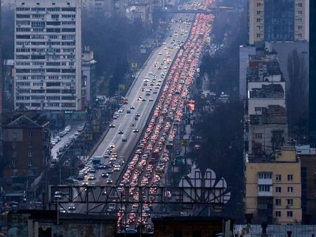 Жертви, ранени и хора в неизвестност след ударите в Украйна