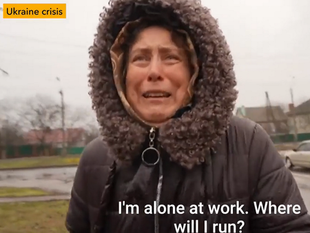 Ужасът в очите на жителите на Мариупол: Напускаме домовете си, но къде ще избягаме?