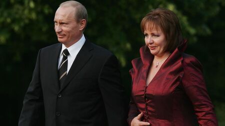 Дъщерите на Путин, за които никой не говори, и предполагаемите афери на президента на Русия