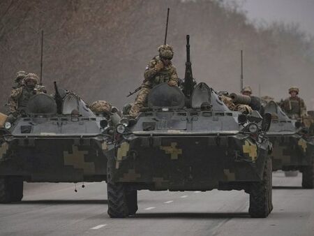 Руската армия е на 5 км от Киев, зоват украинците да се запасяват с „Молотов“
