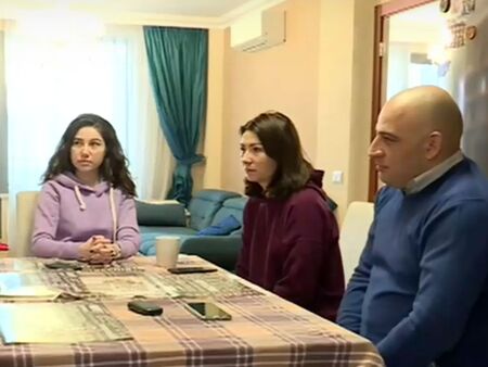 Софиянец приюти в дома си три българки от Бесарабия и децата им
