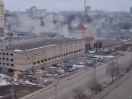 Украйна съобщи за жертви и ранени при мощна атака в жилищни райони в Харков