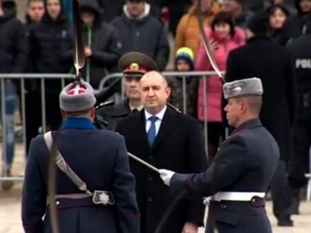 Румен Радев почете загиналите за Освобождението на България