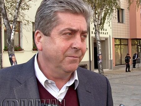 Първанов: На България не ѝ подхожда ролята на ястреб